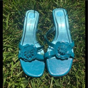 NWT Valerie Stevens Vintage Low Kitten Square Heels.